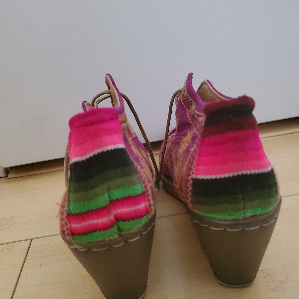Authentic Mexican Patterned Espadrilles - Picture 3 of 4